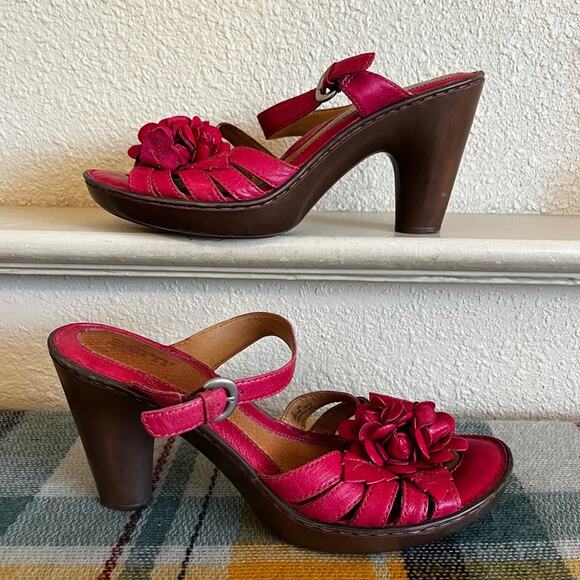 Born Fuchsia Leather Sandals with Floral Design - Picture 2 of 9